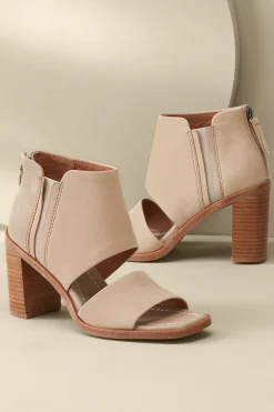 Soft Surroundings Sofft Sinclair Cutout Sandal> sandals