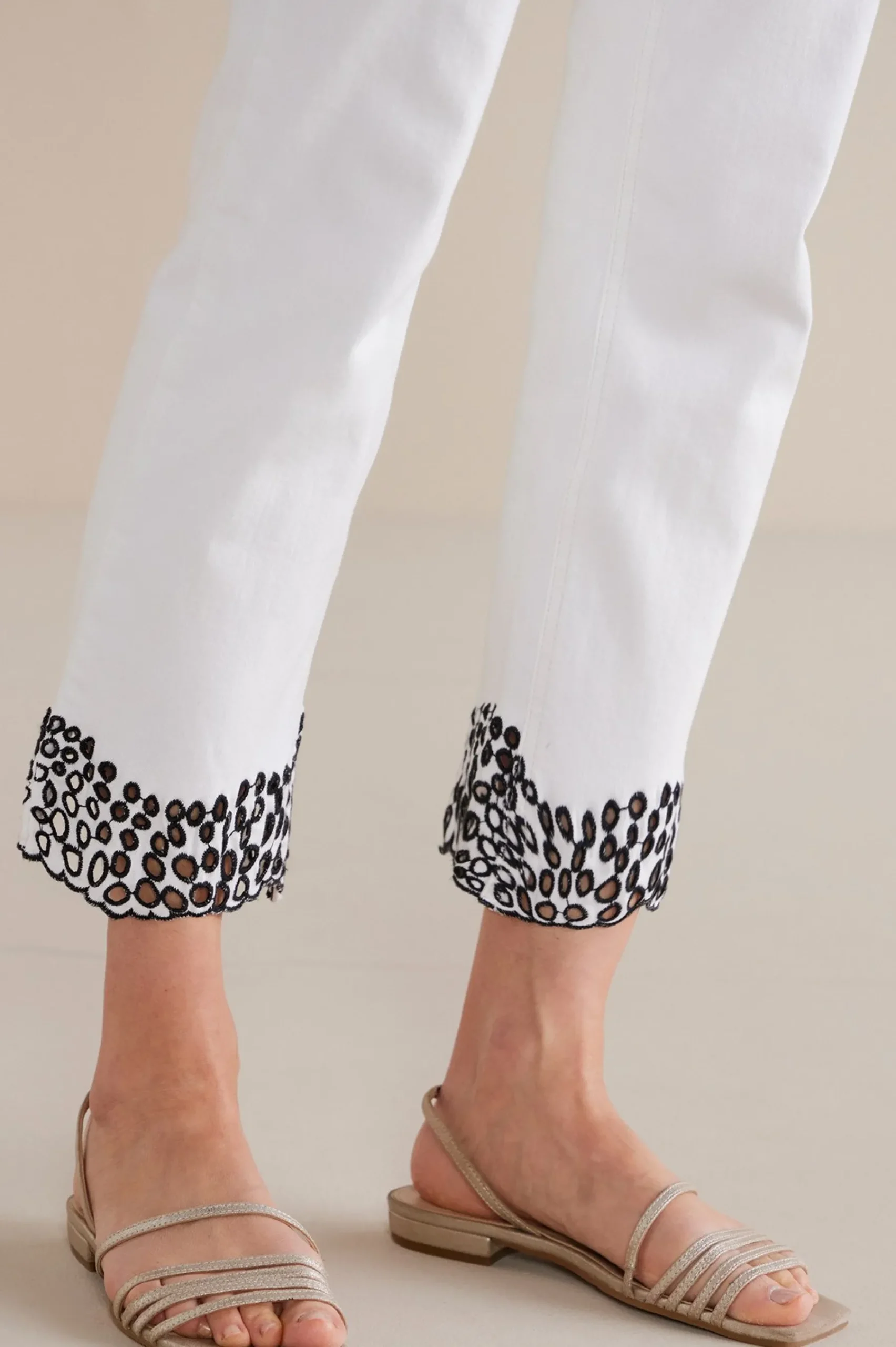 Soft Surroundings Solene Eyelet Denim Crop Jeans> cropped|ankle